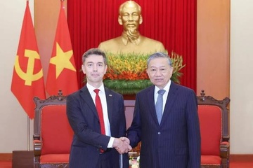 Tong Bi thu To Lam tiep Dai su EU Julien Guerrier hinh anh