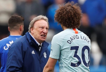 Cay cu trong tai, HLV Cardiff tuyen bo dung doi U23 da voi Man City hinh anh