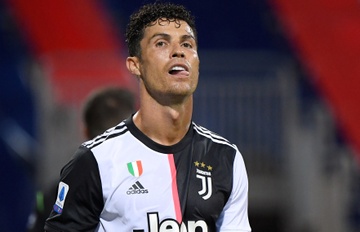 Ronaldo tit ngoi trong tran thua 0-2 cua Juventus hinh anh