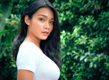 Con gai Kieu Trinh: 'Toi dong phim de kiem tien, phu me nuoi em' hinh anh