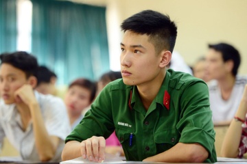 So tuyen vao truong quan doi tu ngay 1/3 hinh anh