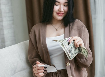 Gen Z khong du tien tiet kiem de song trong mot thang hinh anh