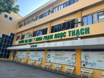 Ung vien giao su bi loai bat ngo, hieu truong gui van ban khan hinh anh