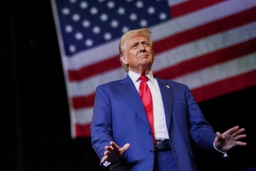 Thay gi khi ong Trump doi thu hoi visa cua du hoc sinh Trung Quoc? hinh anh