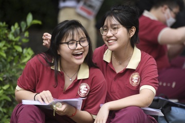 Mot truong de xuat chinh dieu kien xet tuyen neu diem thi bien dong hinh anh