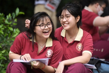 Hoc sinh TP.HCM rang ro truoc ngay thi tot nghiep THPT hinh anh