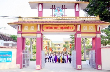 3 mon dat 2,5 diem van do vao lop 10 mot truong o Nghe An hinh anh