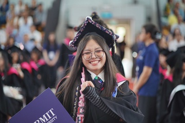 Chi hàng tỷ đồng cho 4 năm học đại học tại Việt Nam
