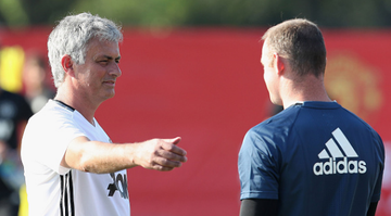 MU truoc them mua giai moi: Mourinho kho xu vi Rooney hinh anh