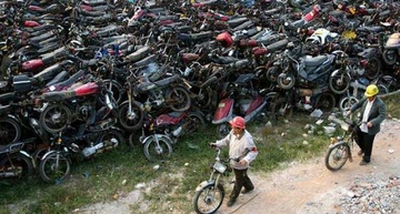'Nghia dia' xe may o Trung Quoc hinh anh