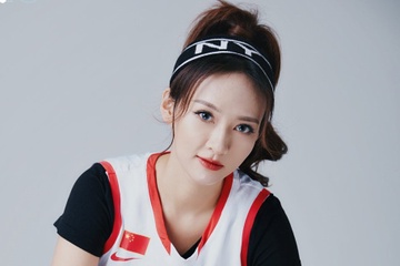 Nguoi dep bong ro Trung Quoc mat tat ca vi danh nhau hinh anh