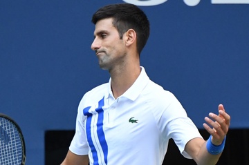 Djokovic xung dang bi loai khoi US Open 2020 hinh anh