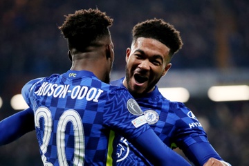 Chelsea vao vong knock-out sau chien thang 4-0 truoc Juventus hinh anh