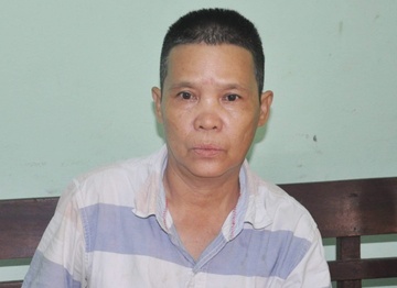 Nu dau bep dung dao tan cong nam dong nghiep hinh anh