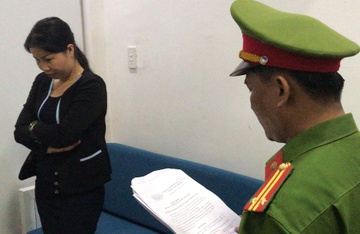 Bat nu tong giam doc lua ban dat o Da Nang hinh anh