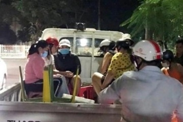 Bat qua tang nhieu cap mua ban dam tai dia diem cong cong o Hue hinh anh