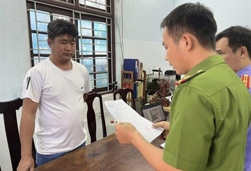 Khoi to tai xe lai xe container chan cao toc Da Nang - Quang Ngai hinh anh