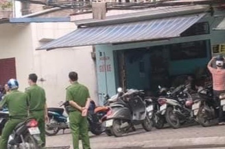 Canh sat bac thong tin nguoi dan ong bi dam tu vong tai nha rieng hinh anh