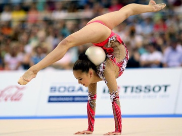 Phan thi voi bong cua Son Yeon Jae tai World Cup Kazan 2016 hinh anh