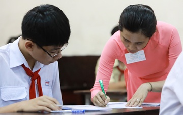 Hom nay TP.HCM cong bo diem chuan vao lop 10 cong lap hinh anh
