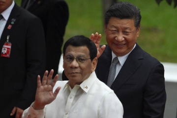 Ong Tap den Philippines, tim kiem ‘cau vong sau mua’ voi TT Duterte hinh anh