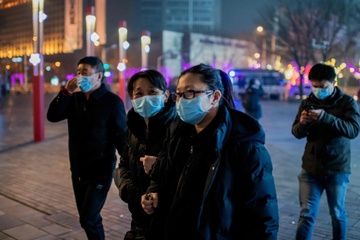 132 nguoi chet vi virus Vu Han, so ca nhiem da vuot qua dich Sars hinh anh