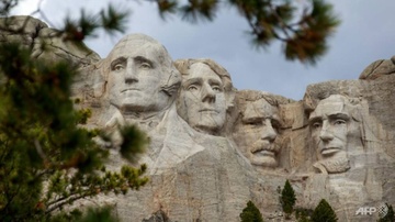 TT Trump den nui Rushmore mung Quoc khanh voi man phao hoa 'hiem thay' hinh anh