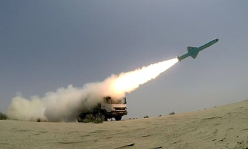 'Ngay trong dai' cua Iran khi lenh cam van vu khi duoc do bo hinh anh