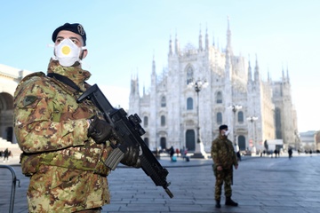 Italy ban bo lenh phong toa toan quoc hinh anh