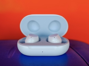 Chi tiet Galaxy Buds - nho gon, gia re hon AirPods hinh anh