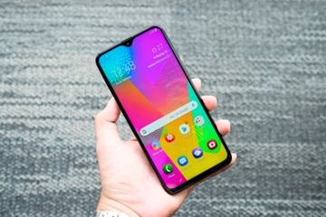 Danh gia Samsung Galaxy M20 - pin khoe, sac nhanh, man hinh tot hinh anh