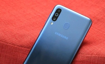 Galaxy M30 len ke o VN - pin 5.000 mAh, gia 5,6 trieu, chi ban online hinh anh