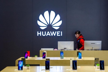 Mot cau noi cua ong Trump thoi bay 10 ty USD tu Huawei hinh anh