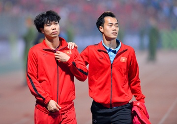 Van Toan suy sup vi chan thuong truoc tran gap Campuchia hinh anh