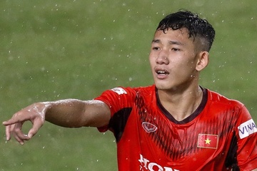 Khac biet Hai Long o U23 Viet Nam hinh anh