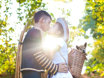 Anh cuoi cua chang trai nguoi Kinh va co gai Tay hinh anh