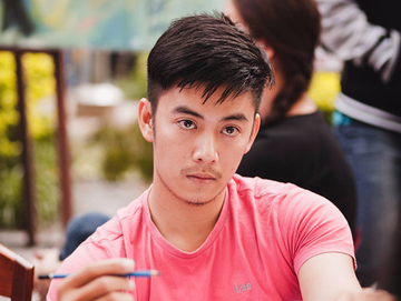 Thay giao dien trai bi chup len gay chu y tren mang hinh anh
