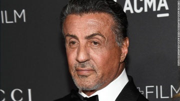 Tai tu co bap Sylvester Stallone bi dieu tra toi quay roi tinh duc hinh anh