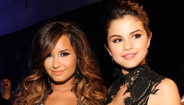 Selena Gomez cho rang Demi Lovato quan tri khi dung ma tuy qua lieu hinh anh