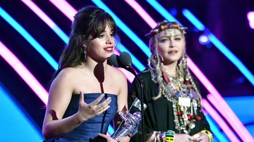 MTV VMAs 2018: 'Havana' lap cu dup, Camila Cabello vuot Ariana Grande hinh anh