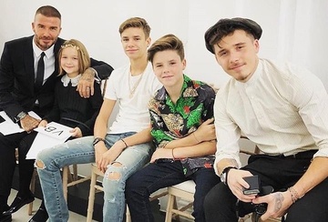 Gia dinh Beckham den ung ho show dien ky niem 10 nam cua Victoria hinh anh