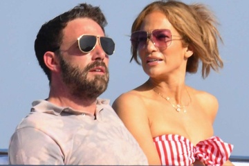 Ben Affleck dua Jennifer Lopez di xem nha 85 trieu USD hinh anh