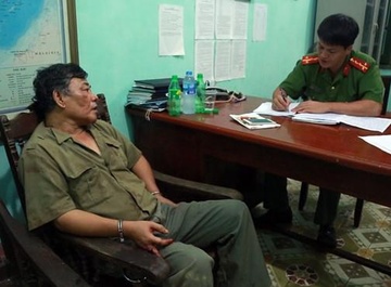 Hung thu cuong sat gia dinh em gai bi khoi to hinh anh
