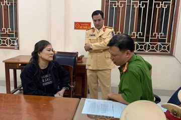 Nhom van chuyen ma tuy hoi lo canh sat gan 1 ty dong hinh anh