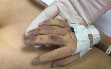 Vu be 6 tuoi tu vong: Nguoi bo bi de nghi truy to khung 7-14 nam tu hinh anh