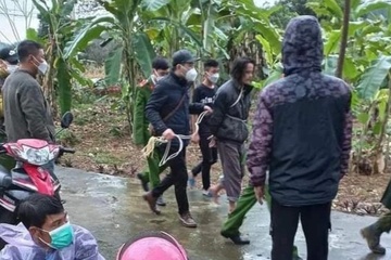 Nghi pham doat mang cha bi bat hinh anh