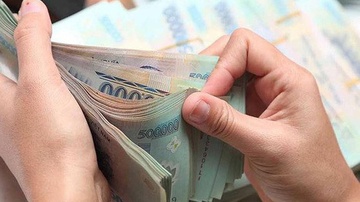 Cong ty Viet A cho nguoi mang 450 trieu den nha giam doc CDC Hau Giang hinh anh
