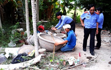 'Toi dap dau vao tuong khi nghe tin con gai bi giet' hinh anh