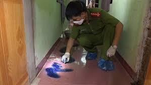 Du khach Nga tu vong trong nha tro voi vet dam gan co hinh anh
