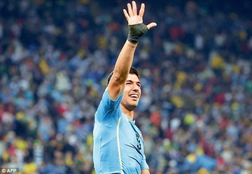 Liverpool dong y dam phan ban Luis Suarez cho Barcelona hinh anh